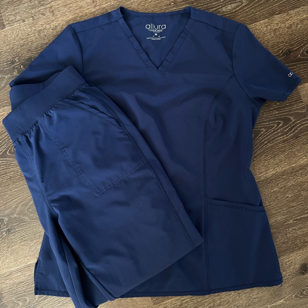 Cherokee Allura Scrub Set